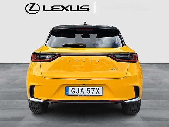 Lexus LBX 5 of 9