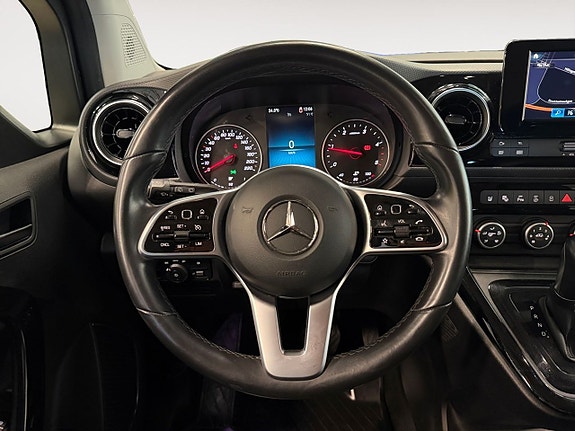 Mercedes-Benz T180 d 13 of 23