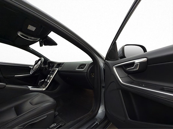 Volvo V60 15 of 29