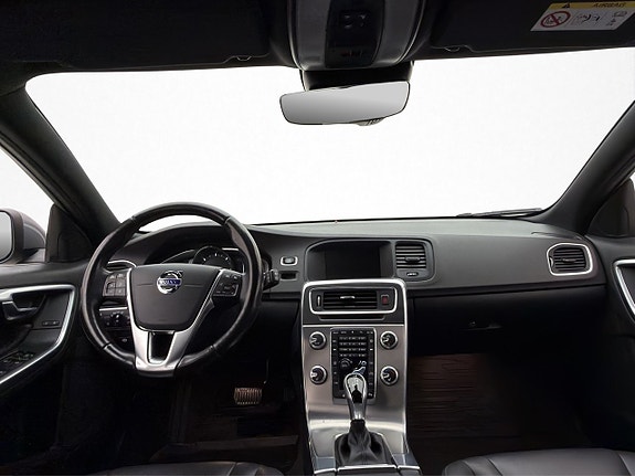 Volvo V60 13 of 29