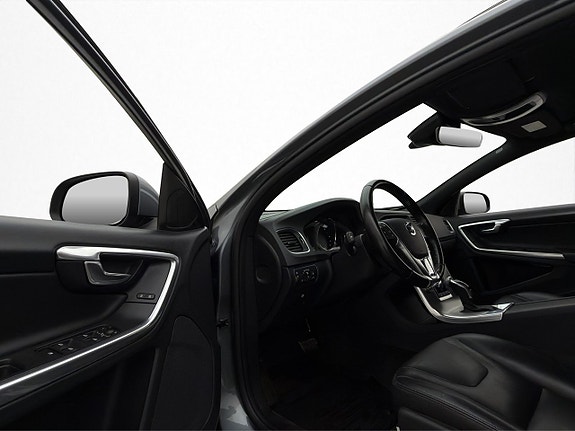 Volvo V60 11 of 29