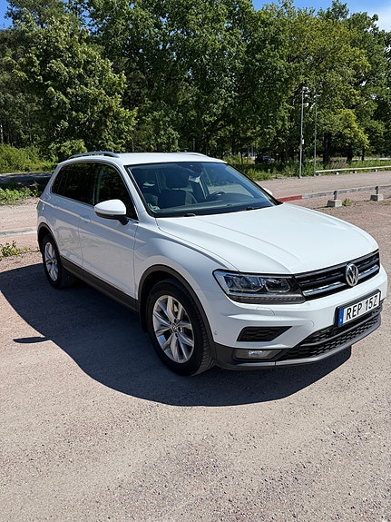 Volkswagen Tiguan 2 of 12
