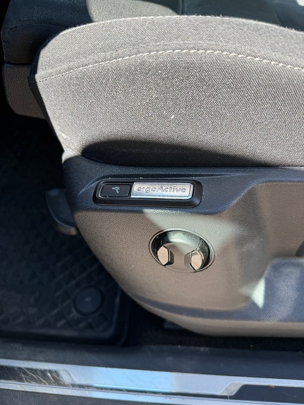 Volkswagen Tiguan 7 of 12
