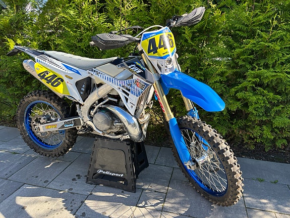 TM En 300 2T 2 of 5
