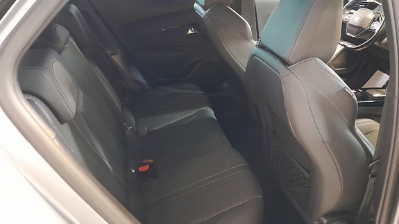 Peugeot 2008 7 of 10