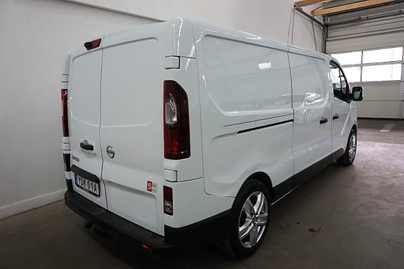Nissan NV300 3 of 5