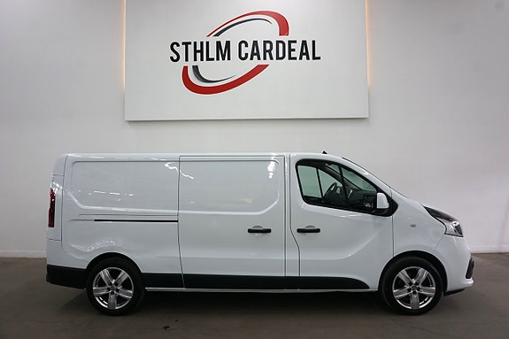 Nissan NV300 2 of 5