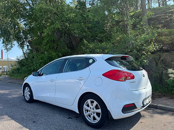 Kia Ceed 3 of 6