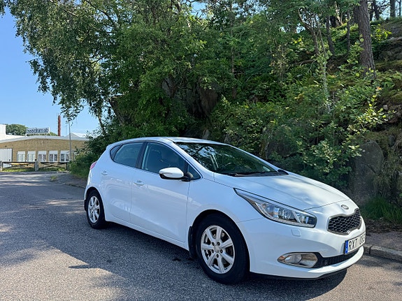 Kia Ceed 2 of 6