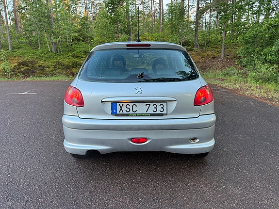 Peugeot 206 2 of 5