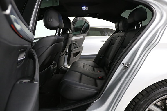 BMW 520d 16 of 30
