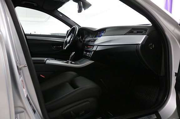 BMW 520d 14 of 30