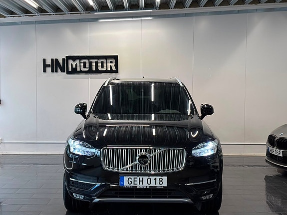 Volvo XC90 3 of 29
