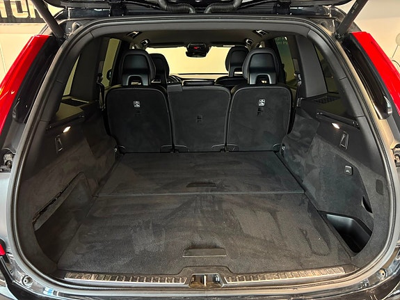 Volvo XC90 8 of 29