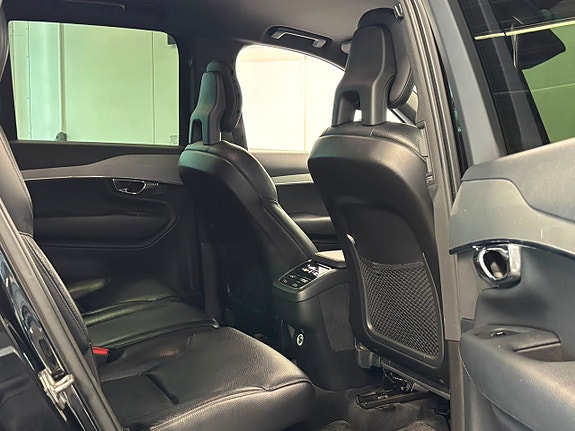 Volvo XC90 28 of 29