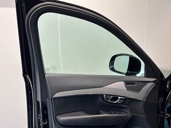 Volvo XC90 12 of 29