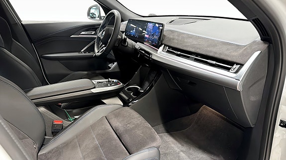 BMW iX2 3 of 5