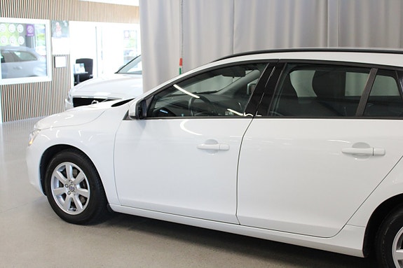 Volvo V60 11 of 26