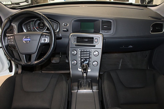 Volvo V60 14 of 26