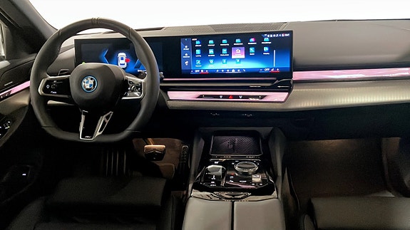 BMW 530e 4 of 9