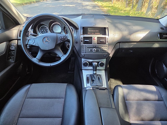 Mercedes-Benz C180 6 of 15