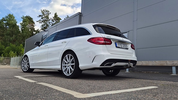 Mercedes-Benz C220 3 of 11