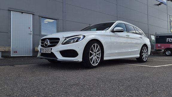 Mercedes-Benz C220 10 of 11