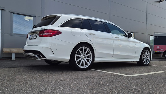 Mercedes-Benz C220 5 of 11
