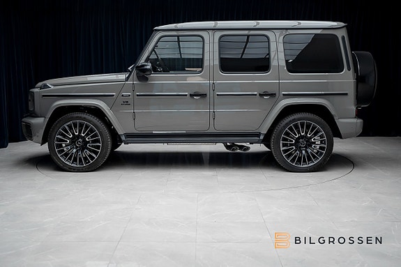 Mercedes-Benz G63 2 of 5