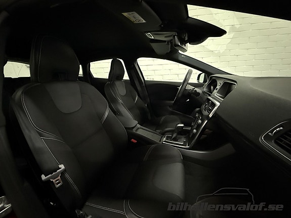 Volvo V40 8 of 12