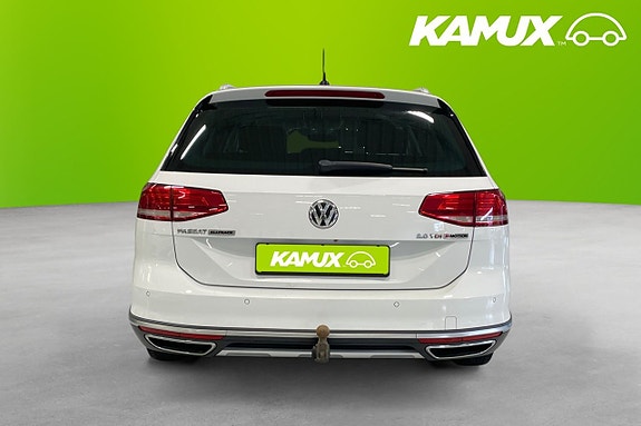 Volkswagen Passat Alltrack 5 of 21