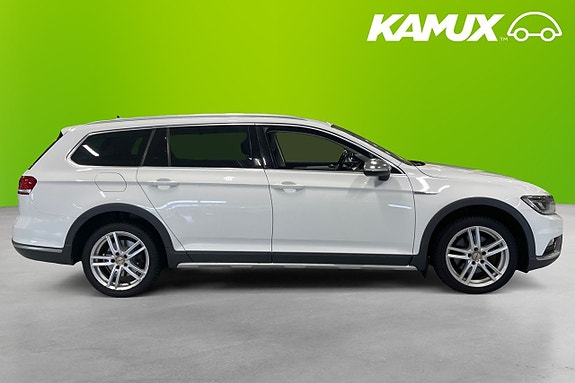 Volkswagen Passat Alltrack 2 of 21