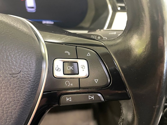 Volkswagen Passat Alltrack 12 of 21