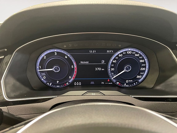 Volkswagen Passat Alltrack 14 of 21