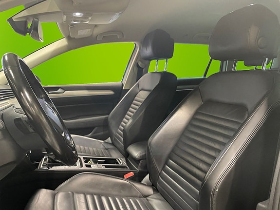 Volkswagen Passat Alltrack 9 of 21