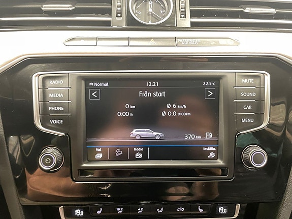 Volkswagen Passat Alltrack 16 of 21