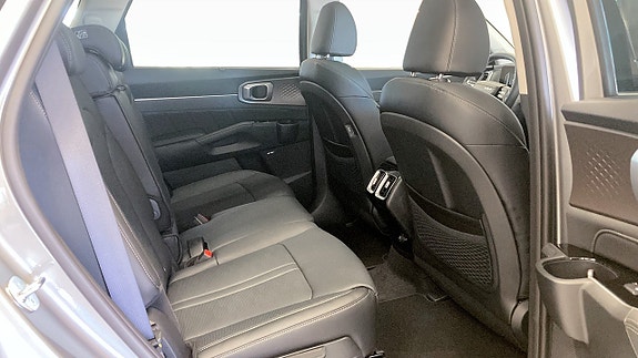 Kia Sorento 5 of 13