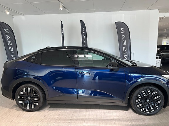 Nissan Leaf 3 of 9