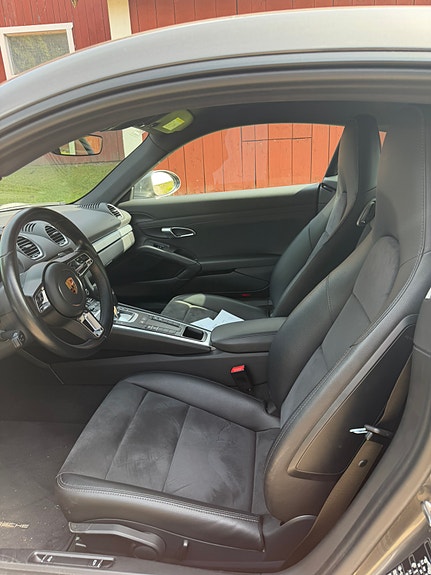 Porsche 718 Cayman S 6 of 7