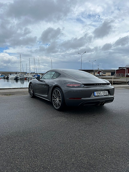 Porsche 718 Cayman S 3 of 7