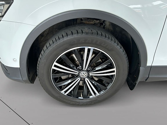Volkswagen Tiguan 14 of 18