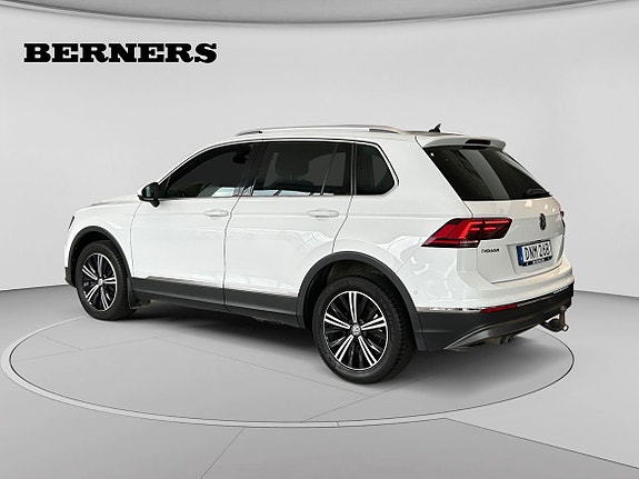 Volkswagen Tiguan 3 of 18