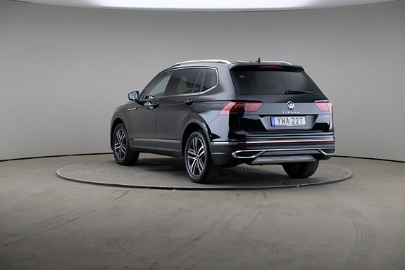 Volkswagen Tiguan Allspace 2 of 5