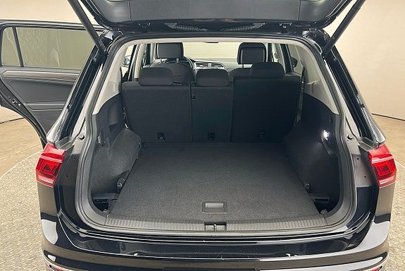 Volkswagen Tiguan Allspace 14 of 28