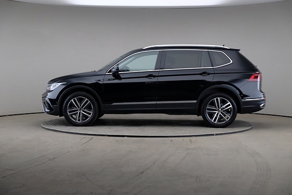 Volkswagen Tiguan Allspace 4 of 5