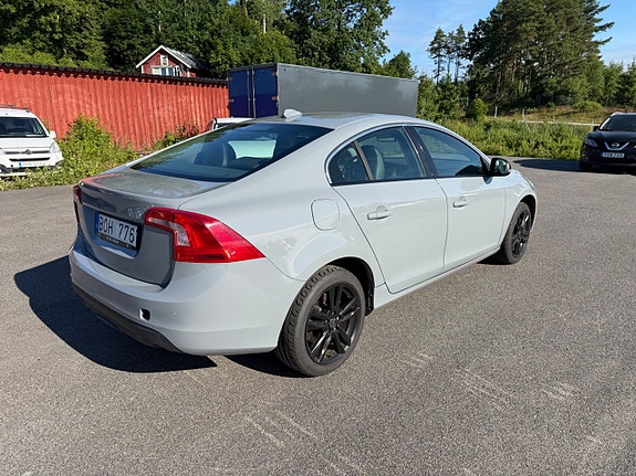 Volvo S60 5 of 5