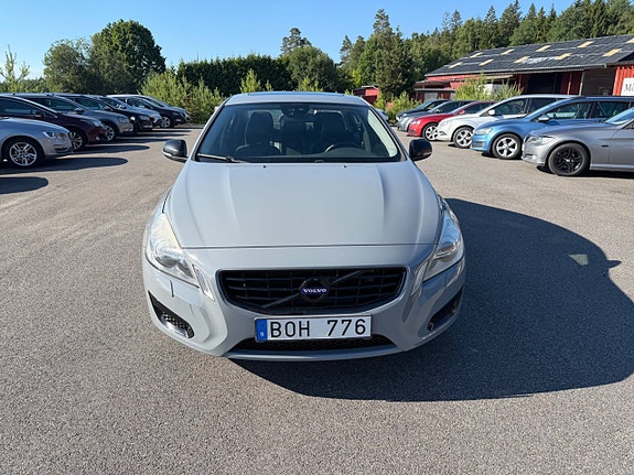 Volvo S60 8 of 27