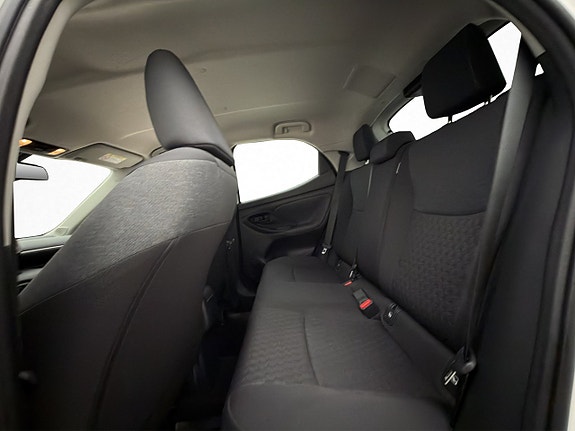Toyota Yaris 24 of 29