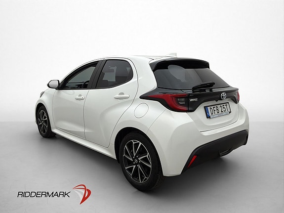 Toyota Yaris 8 of 29