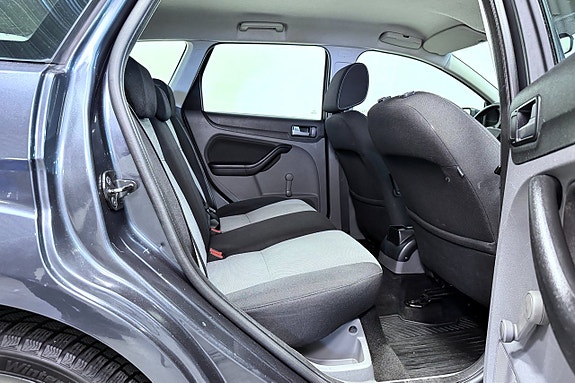 Ford Focus 12 of 22